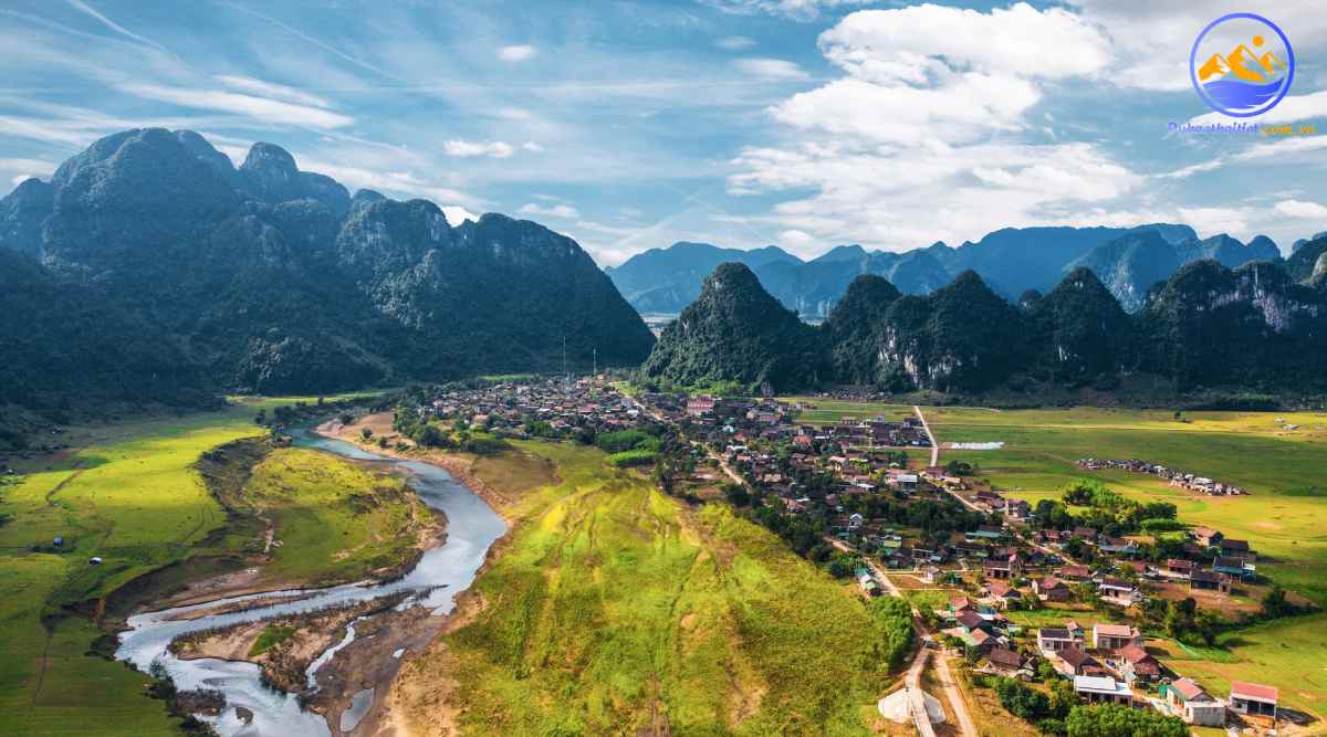Đặc điểm tự nhiên ảnh hưởng đến đặc điểm khí hậu Quảng Bình